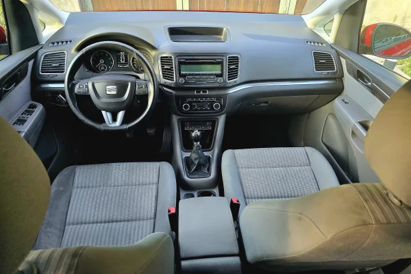 Makina ne shitje ne Tirane, Seat, 2012 Benzine,Kambio Manual Pagesa 5,900  Euro.