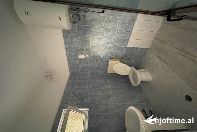 Shtepi me qera Shtepi Private ne Tirane, 1+1, Mobilimi E mobiluar, Pagesa 300  Euro.