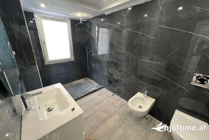 JEPET ME QIRA AMBIENT PER ZYRA PRANE SHESHIT WILSON !