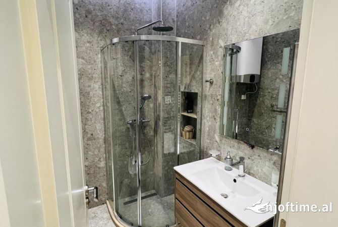 Shtepi me qera Apartament ne Tirane, 1+1, Mobilimi E mobiluar, Pagesa 700  Euro.