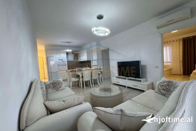 Shtepi ne shitje Apartament ne Tirane, 2+1, Mobilimi E mobiluar, Pagesa 259,999  Euro.