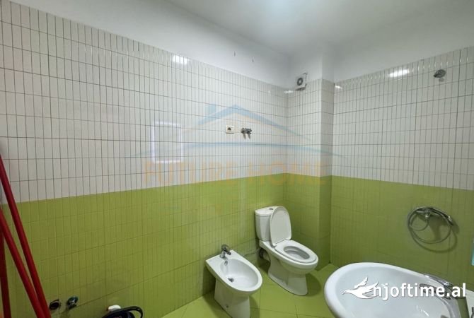 Shtepi ne shitje Apartament ne Tirane, 2+1, Mobilimi E mobiluar, Pagesa 121,999  Euro.