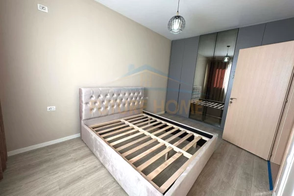 Shtepi ne shitje Apartament ne Tirane, 2+1, Mobilimi E mobiluar, Pagesa 168,000  Euro.