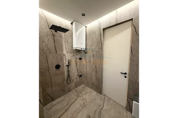 Shtepi me qera 2+1 ne Tirane - 700 Euro