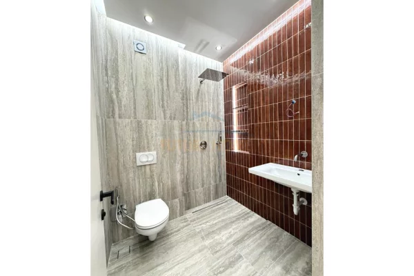 Shtepi me qera 2+1 ne Tirane - 700 Euro