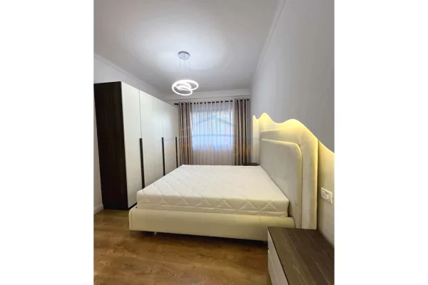 Shtepi ne shitje Apartament ne Tirane, 2+1, Mobilimi E mobiluar, Pagesa 168,000  Euro.