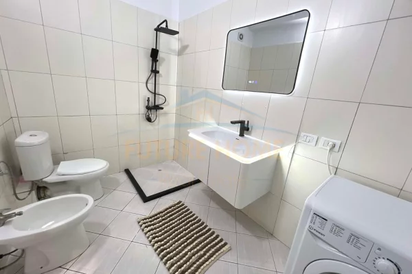 Shtepi ne shitje Apartament ne Tirane, 2+1, Mobilimi E mobiluar, Pagesa 168,000  Euro.