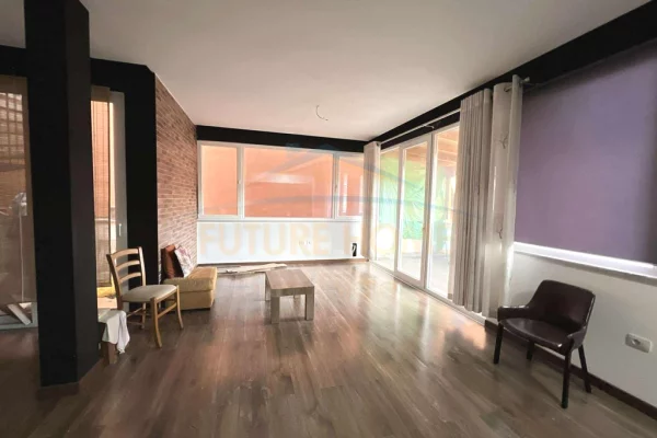 Shtepi ne shitje 3+1 ne Tirane - 255,000 Euro