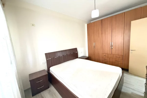 Shtepi ne shitje Apartament ne Tirane, 1+1, Mobilimi E mobiluar, Pagesa 115,000  Euro.