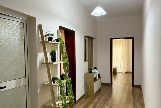 Shtepi me qera 1+1 ne Tirane - 65,001 Leke