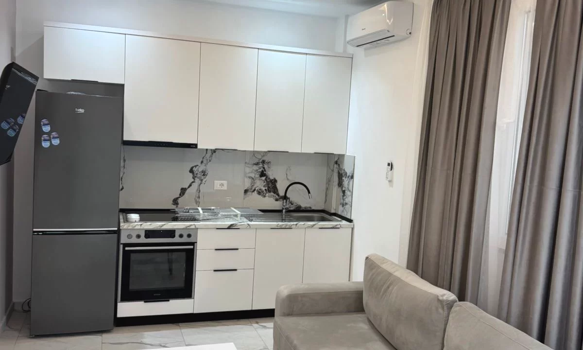 Shtepi me qera Apartament ne Tirane, 1+1, Mobilimi E mobiluar, Pagesa 450  Euro.
