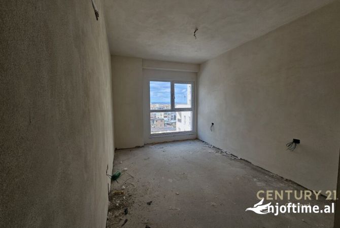 Shtepi ne shitje Apartament ne Tirane, 2+1, Mobilimi Bosh, pa mobiluar, Pagesa 165,000  Euro.