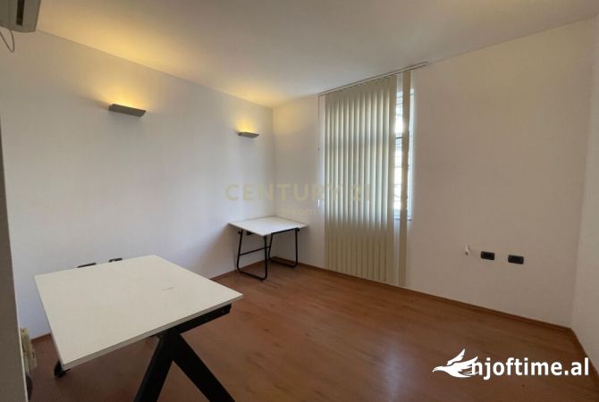 Ambient biznesi me qera 3+1 ne Tirane - 550 Euro