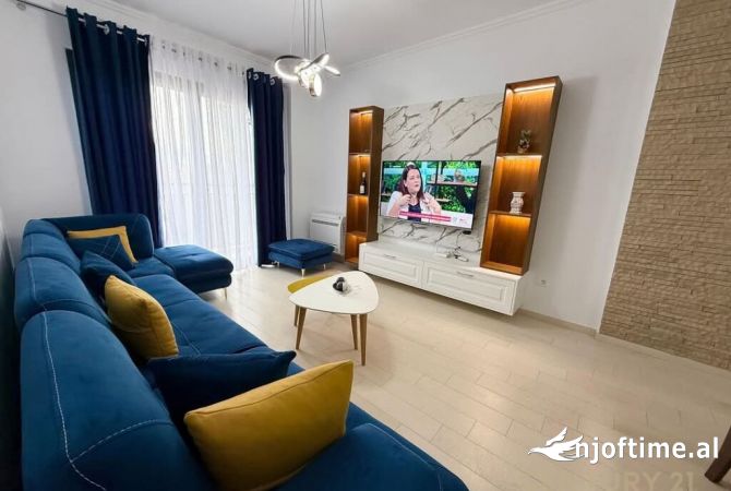 Shtepi me qera 2+1 ne Tirane - 700 Euro