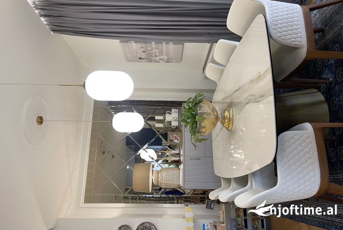 Shtepi ne shitje Apartament ne Tirane, 2+1, Mobilimi E mobiluar, Pagesa 530,000  Euro.