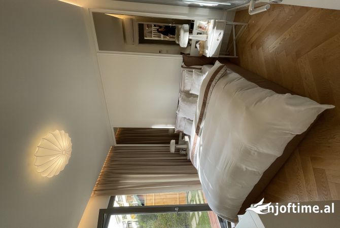 Shtepi ne shitje Apartament ne Tirane, 2+1, Mobilimi E mobiluar, Pagesa 530,000  Euro.