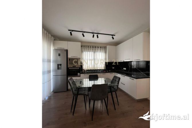 Shtepi me qera Apartament ne Tirane, 1+1, Mobilimi E mobiluar, Pagesa 450  Euro.