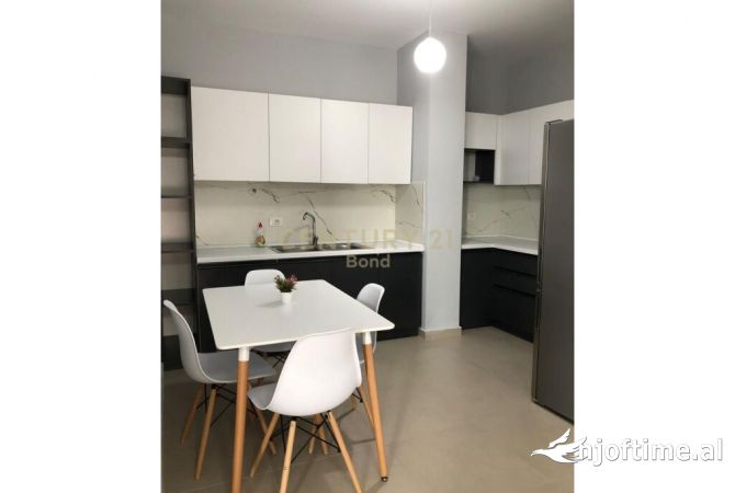 Shtepi me qera Apartament ne Tirane, 1+1, Mobilimi E mobiluar, Pagesa 500  Euro.