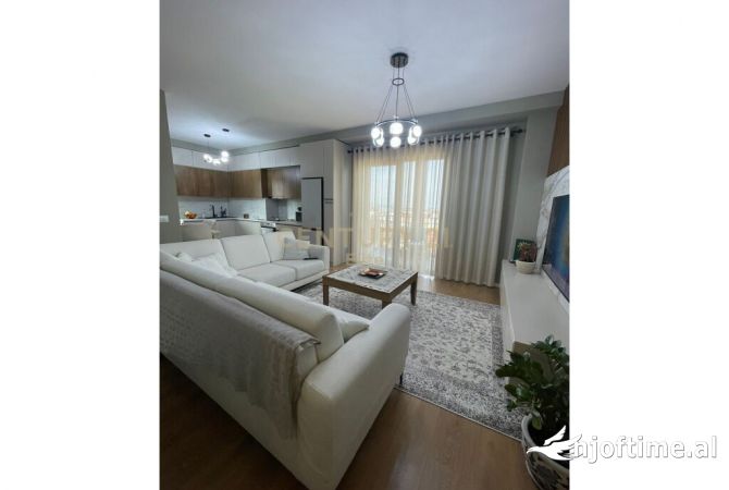 Shtepi ne shitje Apartament ne Tirane, 2+1, Mobilimi E mobiluar, Pagesa 330,000  Euro.