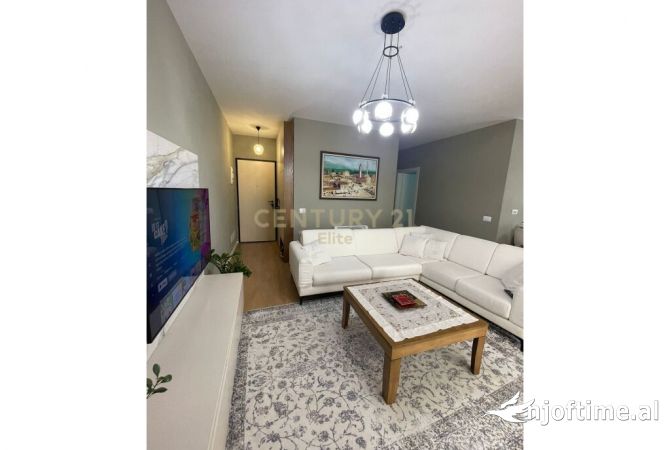 Shtepi ne shitje Apartament ne Tirane, 2+1, Mobilimi E mobiluar, Pagesa 330,000  Euro.