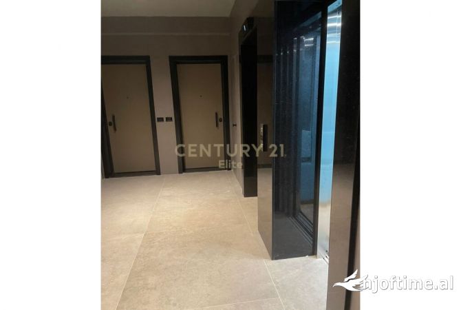 Shtepi ne shitje Apartament ne Tirane, 2+1, Mobilimi E mobiluar, Pagesa 330,000  Euro.