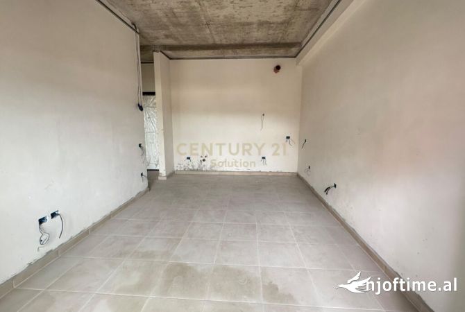 Shtepi ne shitje Apartament ne Tirane, 1+1, Mobilimi Bosh, pa mobiluar, Pagesa 105,000  Euro.
