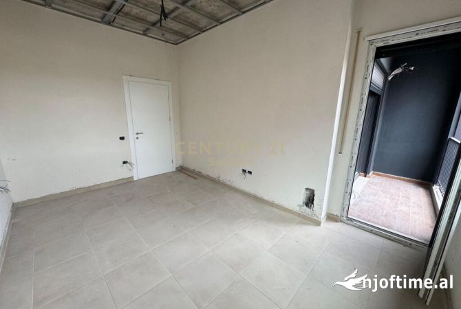 Shtepi ne shitje Apartament ne Tirane, 1+1, Mobilimi Bosh, pa mobiluar, Pagesa 105,000  Euro.