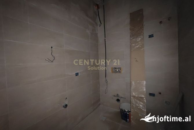 Shtepi ne shitje Apartament ne Tirane, 1+1, Mobilimi Bosh, pa mobiluar, Pagesa 105,000  Euro.