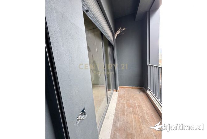 Shtepi ne shitje Apartament ne Tirane, 1+1, Mobilimi Bosh, pa mobiluar, Pagesa 105,000  Euro.