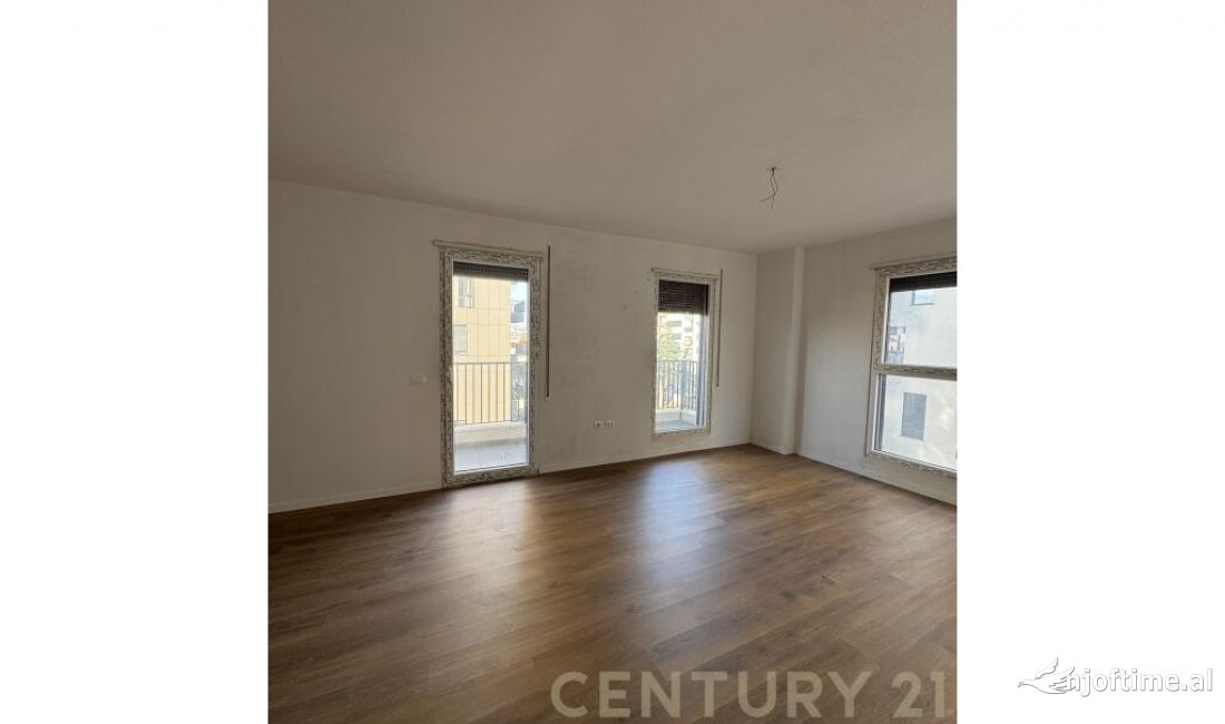 Shtepi ne shitje Apartament ne Tirane, 2+1, Mobilimi Bosh, pa mobiluar, Pagesa 170,000  Euro.