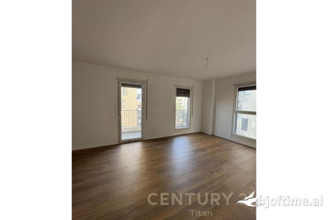 Shitet 2+1+2 Tek Tirana Trio Towers