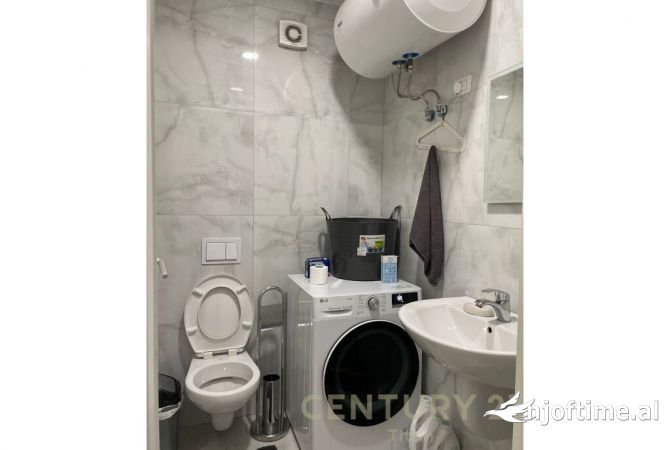 Shtepi ne shitje Apartament ne Tirane, 2+1, Mobilimi E mobiluar, Pagesa 250,000  Euro.