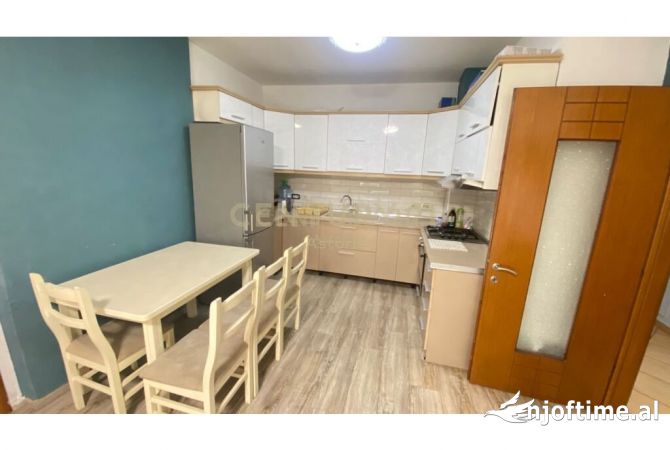 Shtepi me qera 2+1 ne Tirane - 450 Euro