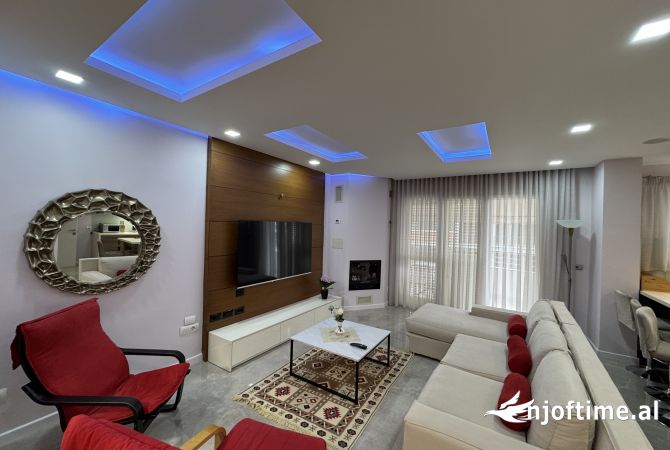 Shtepi me qera 4+1 ne Tirane - 1,500 Euro