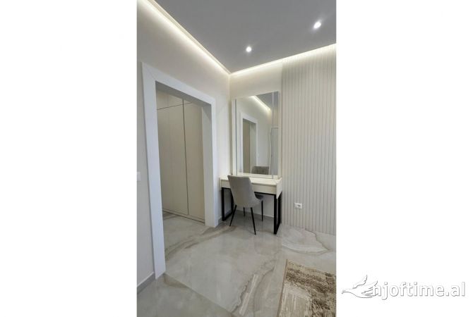 Shtepi me qera Apartament ne Tirane, 2+1, Mobilimi E mobiluar, Pagesa 1,200  Euro.