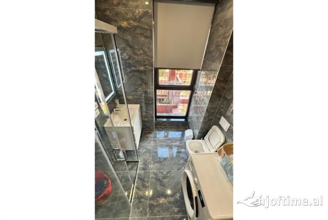 Shtepi me qera Apartament ne Tirane, 2+1, Mobilimi E mobiluar, Pagesa 1,200  Euro.