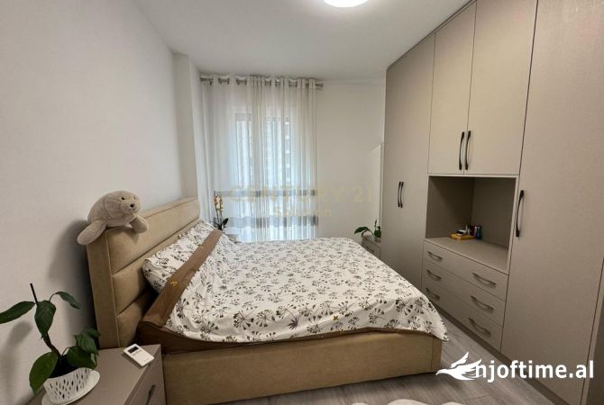 Shtepi me qera Apartament ne Tirane, 2+1, Mobilimi E mobiluar, Pagesa 730  Euro.