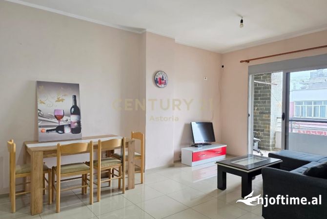 Shtepi ne shitje Apartament ne Tirane, 1+1, Mobilimi Pjeserisht e mobiluar, Pagesa 95,000  Euro.