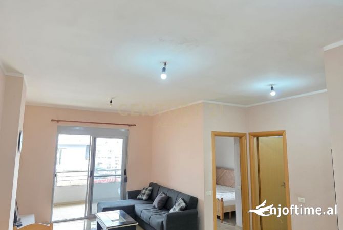 Shtepi ne shitje Apartament ne Tirane, 1+1, Mobilimi Pjeserisht e mobiluar, Pagesa 95,000  Euro.