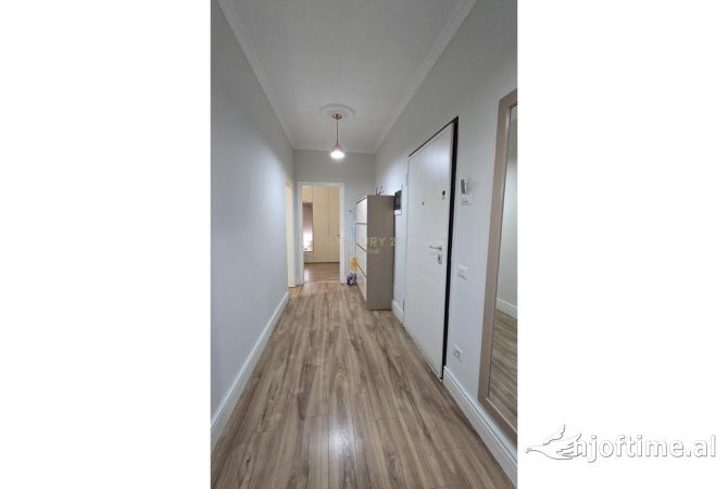 Shtepi ne shitje Apartament ne Tirane, 2+1, Mobilimi E mobiluar, Pagesa 275,000  Euro.