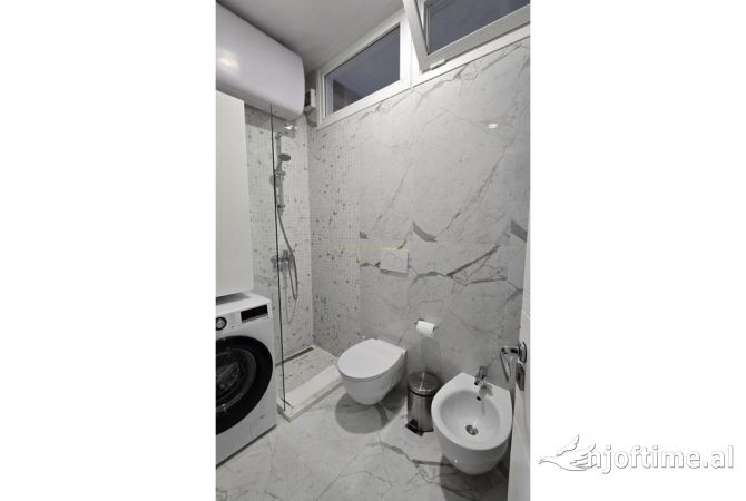 Shtepi ne shitje Apartament ne Tirane, 2+1, Mobilimi E mobiluar, Pagesa 275,000  Euro.