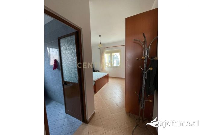 Shtepi ne shitje Shtepi Private ne Tirane, 6+1, Mobilimi E mobiluar, Pagesa 350,000  Euro.