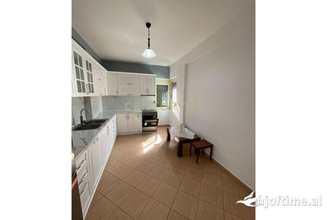 Shtepi ne shitje 6+1 ne Tirane - 350,000 Euro