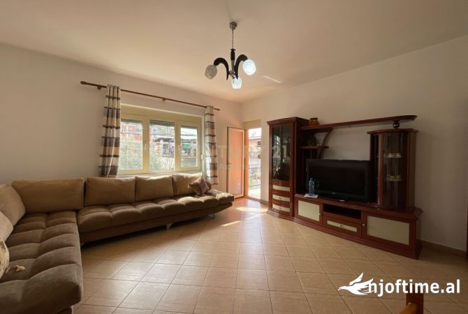 Shtepi ne shitje Shtepi Private ne Tirane, 6+1, Mobilimi E mobiluar, Pagesa 350,000  Euro.