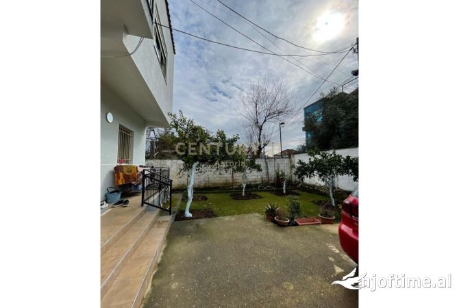 Shtepi ne shitje Shtepi Private ne Tirane, 6+1, Mobilimi E mobiluar, Pagesa 350,000  Euro.