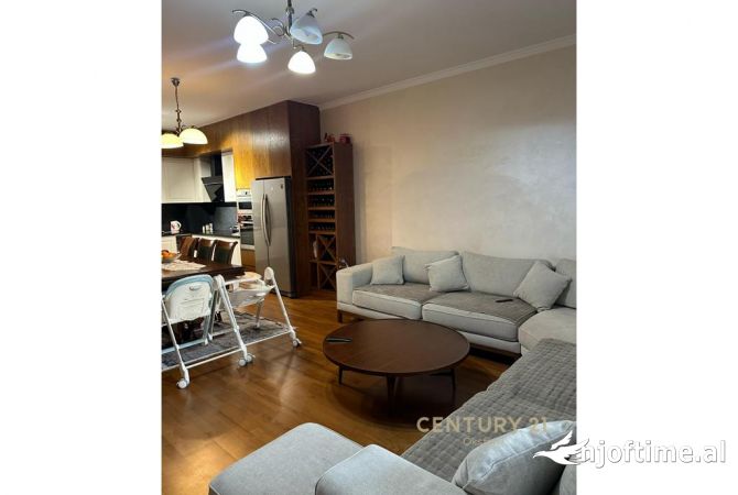 Shtepi ne shitje 3+1 ne Tirane - 315,000 Euro