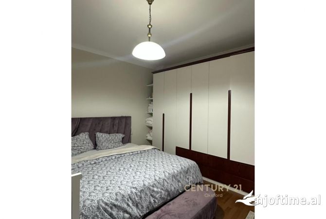 Shtepi ne shitje Apartament ne Tirane, 3+1, Mobilimi E mobiluar, Pagesa 315,000  Euro.