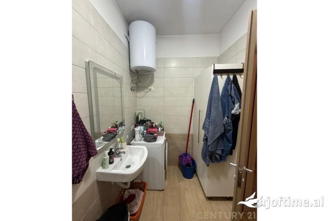 Shtepi ne shitje Apartament ne Tirane, 1+1, Mobilimi E mobiluar, Pagesa 135,000  Euro.