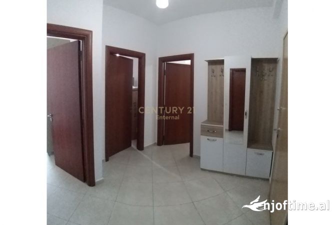 Shtepi ne shitje Apartament ne Tirane, 2+1, Mobilimi E mobiluar, Pagesa 120,000  Euro.