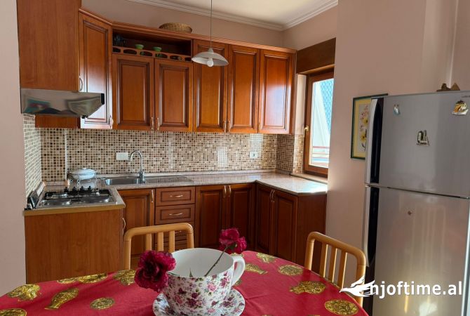 Shtepi me qera 1+1 ne Tirane - 70,000 Leke